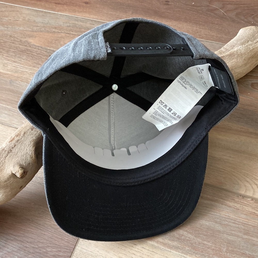 RIPCURL HAT - Picture 4 of 4